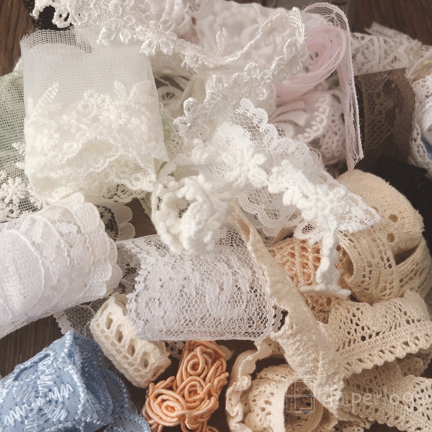 Naili Laces Frames Material Pack