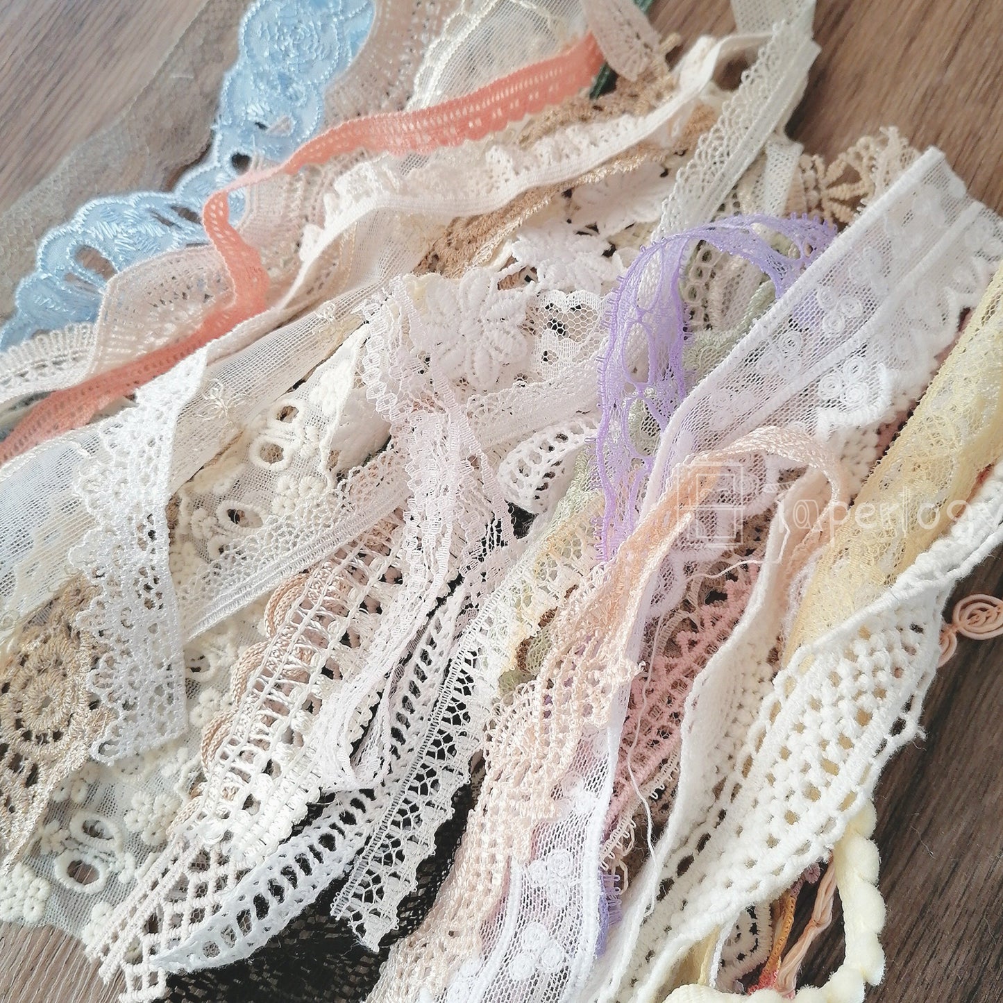 Naili Laces Frames Material Pack
