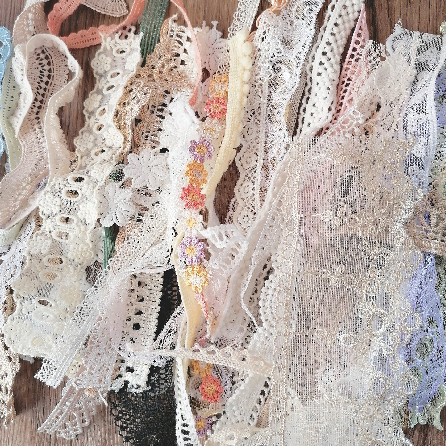 Naili Laces Frames Material Pack